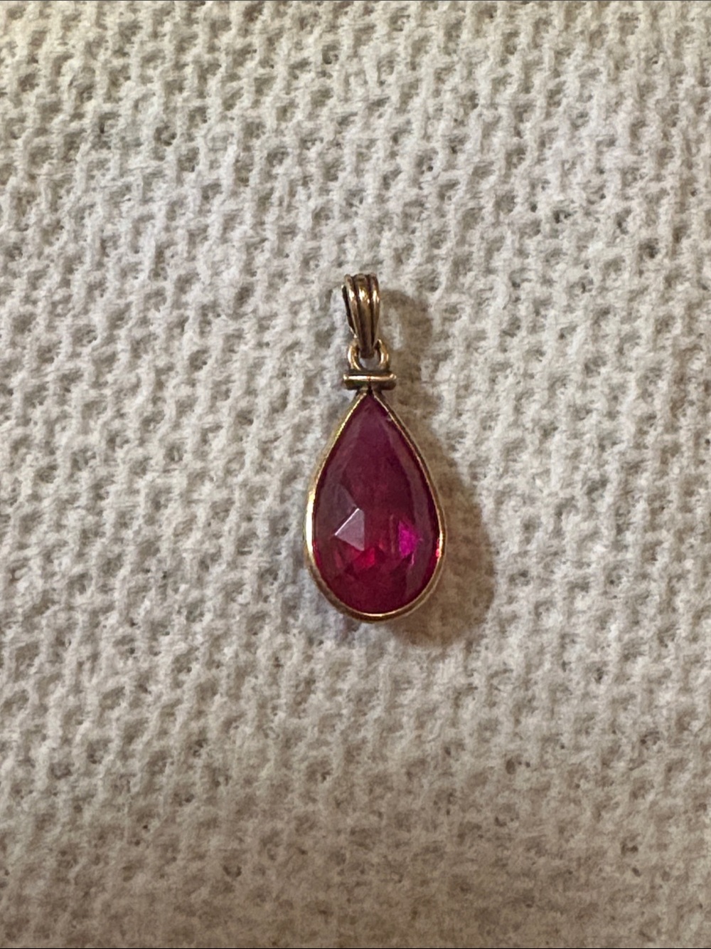 10K Yellow Gold Faceted Teardrop Shape Ruby Pendant Vintage - Picture 6 of 6